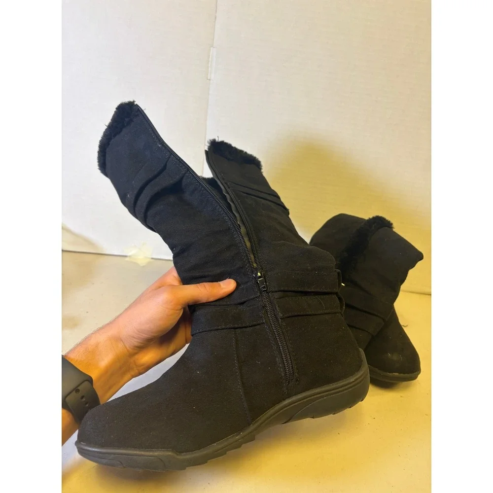 Shoe Dept Buffy Black Faux Suede Fur Trim Mid Calf Buckle Boots Womens 8.5M